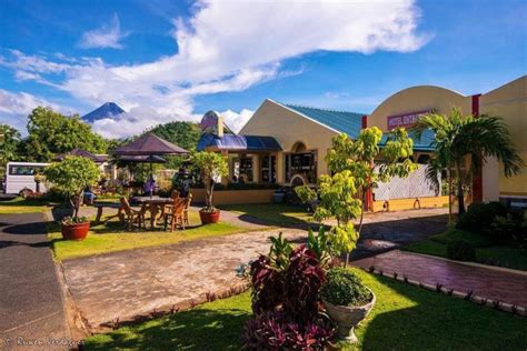 hotels near legaspi airport